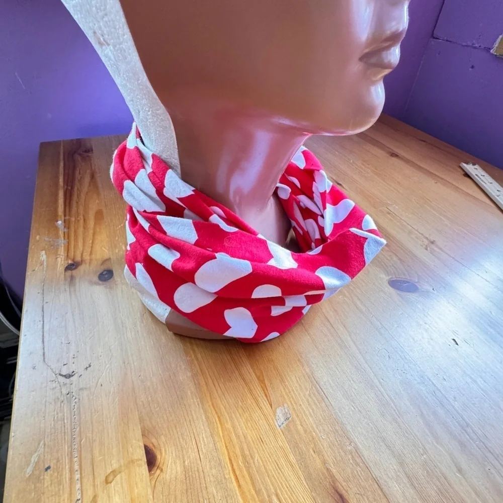 Heart printed scarf
